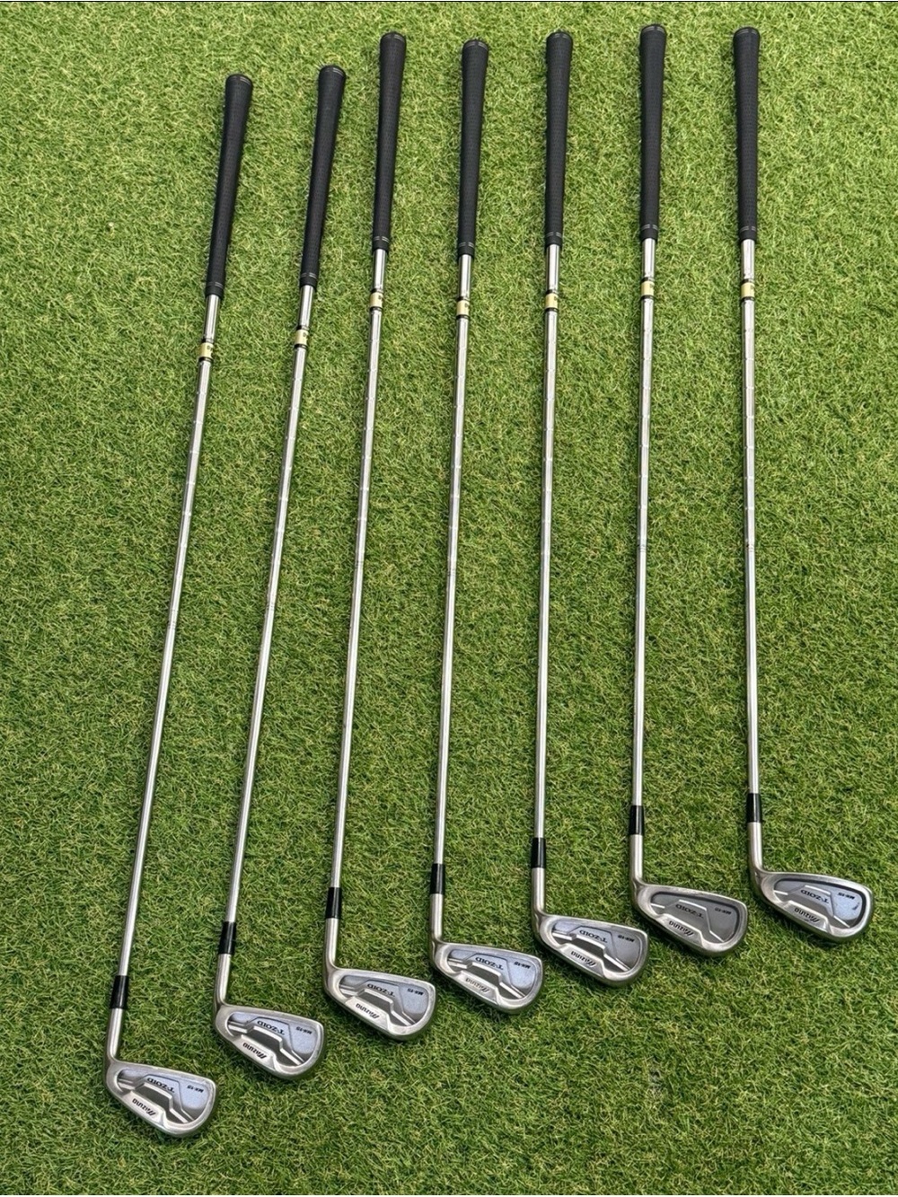 Mizuno Silver and Black 7-Piece Iron Set Mizuno T-ZOID MX-15